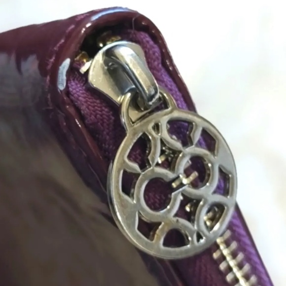 Coach embossed leather planner - Picture 11 of 12